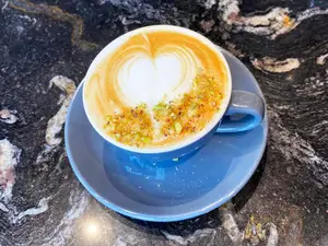 Latte pistacho con choco blanc