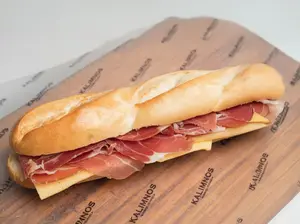Jamón crudo tipo parma y queso