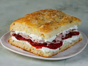 Media Focaccia Toscana