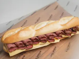 Pastrón casero y queso