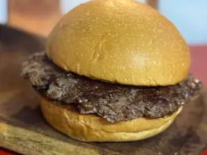 Simple mente burga y pan papa