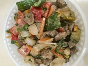 Carne salt. con cebolla verdeo