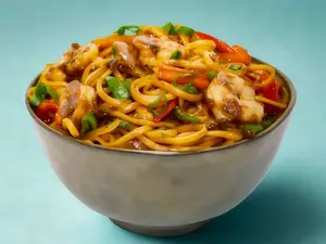 Chao mien saltado con camarón