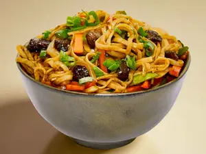 Mi fen saltado con carne