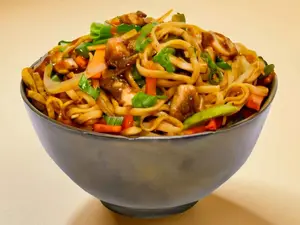 Mi fen saltado con pollo