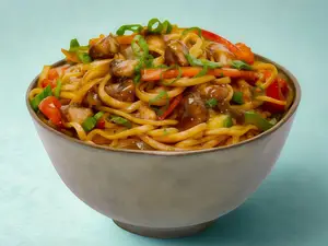 Chao mien saltados con cerdo