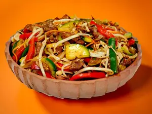 Chop sueysaltado con carne