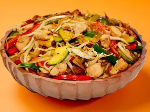 Chopsuey saltadas con verduras