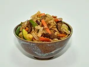 Fideos de arroz anchos c/carne