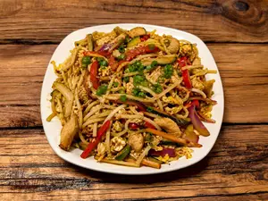 Chao mein de pollo