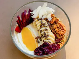 Bowl de yogurt griego