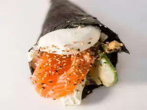 Temaki de salmón (unidad)