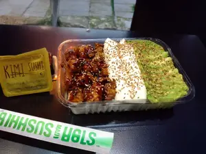 Ensalada De Pollo Teriyaki