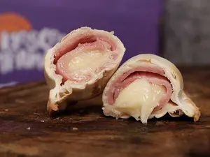 Empanada jamón y queso