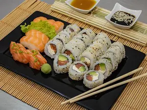 Samurai salmón x 30 piezas