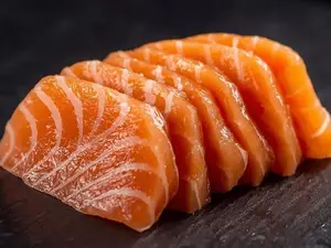 Sashimi salmon x 2
