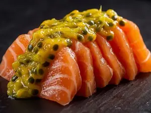 Sashimi salmon con maracuya x2