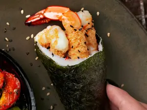 Temaki De Langostino Panizado