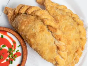 Empanada carne cortada a cuchi