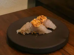 Shiromi, kewpie spicy, crocante de maíz x2