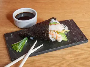 Temaki de langostino