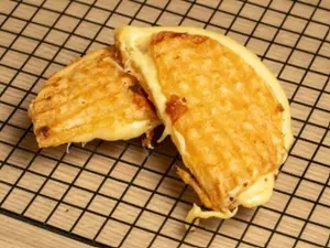 Tostado de chipa de lomito y queso