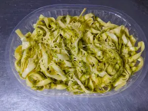 Fideos al pesto