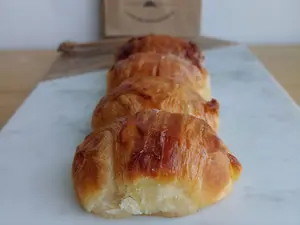 Medialuna de pastelera