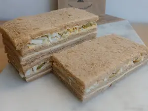 Sándwich de queso/huevo/aceit.