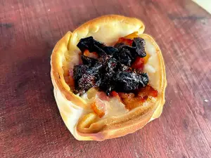 Canastita de panceta y ciruela