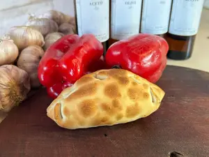 Empanada de jamón y queso