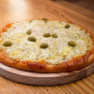 Pizza con provolone