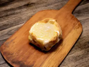 Empanada de cebolla y queso