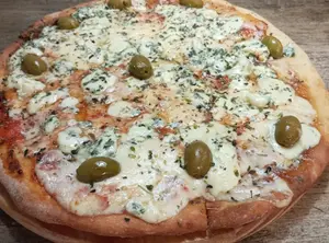 Pizza rúcula, parmesano, chica