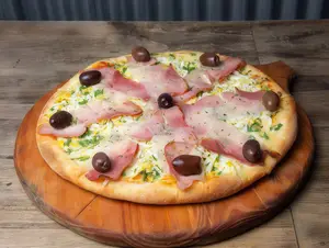 Pizza verdeo huevo y panceta