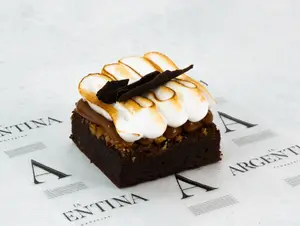 Brownie, d/leche y merengue