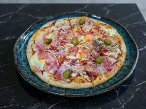 Pizza de panceta y provo