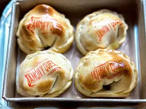 Empanada de jamón y queso