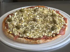 Pizza jamón y huevo