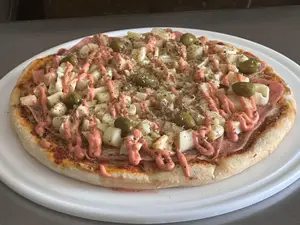 Pizza jamón y palmitos