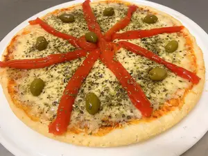 Pizza mozzarella y morrones