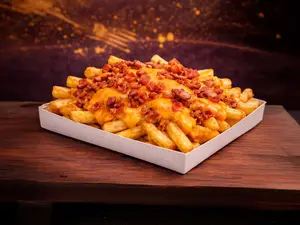 PAPAS CON CHEDDAR Y BACON