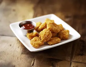 Nuggets con salsa barbacoa