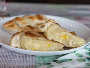 Empanada humita