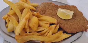 Milanesa de carne con fritas