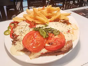 Milanesa napolitana con fritas