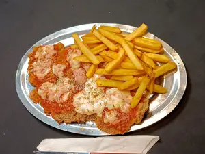 Napolitana de carne + fritas