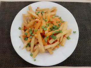 PAPAS FRITAS CON CHEDDAR Y VERDEO