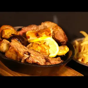 Parri 2-3 personas c/fritas