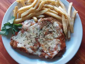 Suprema Napo Con Fritas Menu